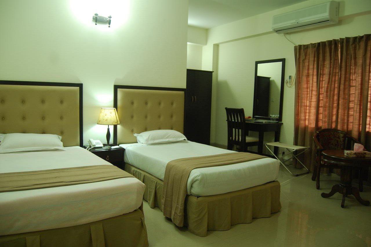 Ambassador Residency Hotel Chittagong Bagian luar foto