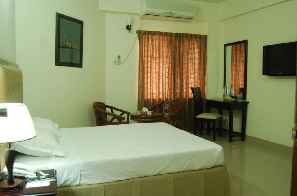 Ambassador Residency Hotel Chittagong Bagian luar foto