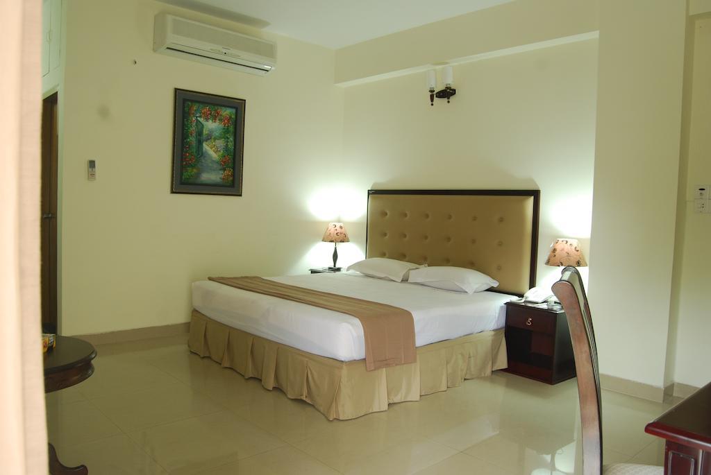 Ambassador Residency Hotel Chittagong Ruang foto