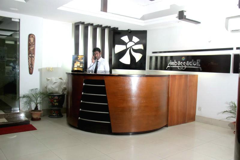 Ambassador Residency Hotel Chittagong Bagian luar foto